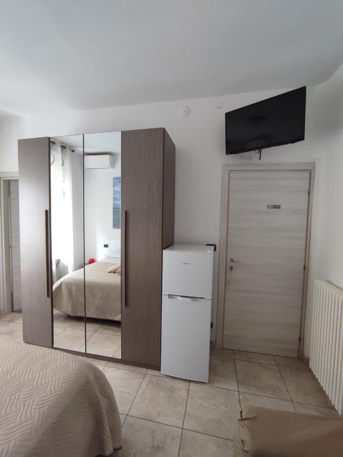 Easy Stay Verona Rooms Exteriör bild